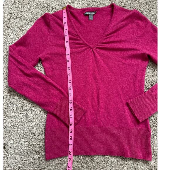 Y2K Apt 9 Medium 100% Cashmere Fuchsia Hot Pink V Neck Sweater Long Sleeve - Picture 7 of 11